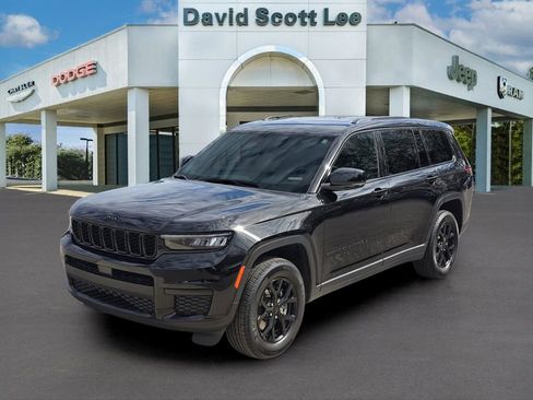 Used 2025 Jeep Grand Cherokee L Altitude image 1