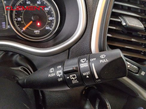 Used 2015 Jeep Cherokee Latitude w/ Cold Weather Group AWD/4WD image 16