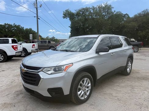 Used 2021 Chevrolet Traverse LS FWD image 1