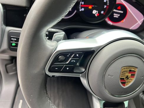 Used 2021 Porsche Cayenne image 34