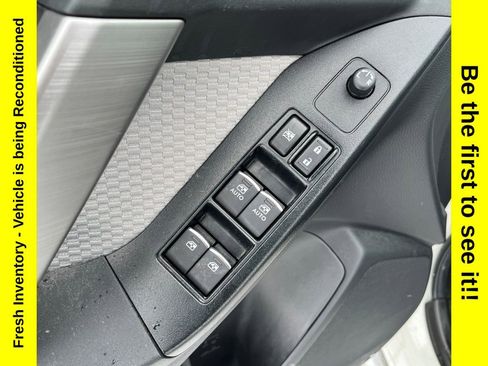 Used 2017 Subaru Forester 2.5i Premium image 11