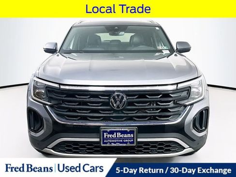 Used 2024 Volkswagen Atlas Cross Sport SE w/ Panoramic Sunroof Package AWD/4WD image 2