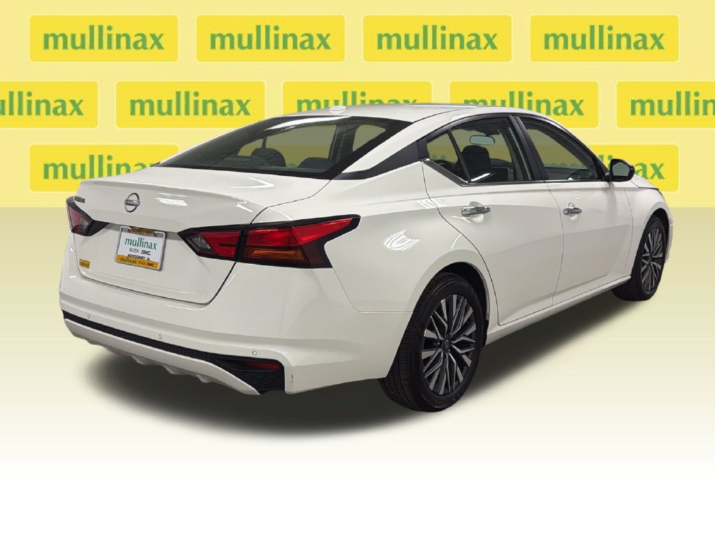 Used 2025 Nissan Altima 2.5 SV FWD image 19