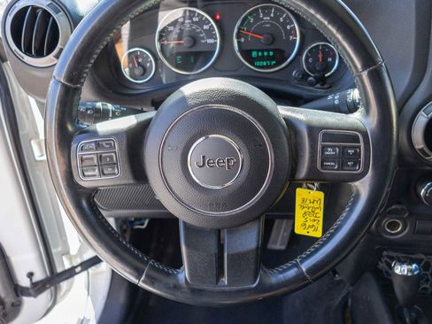 Used 2015 Jeep Wrangler Unlimited Sport w/ Connectivity Group image 12