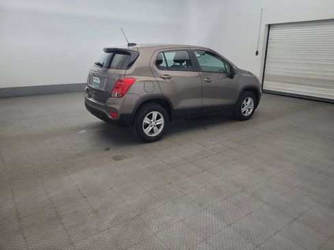 Used 2021 Chevrolet Trax LS AWD/4WD image 10