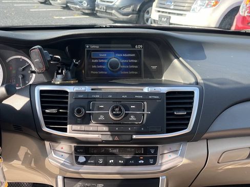 Used 2013 Honda Accord LX image 16