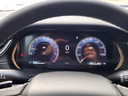 New 2025 Jeep Grand Cherokee Altitude image 12