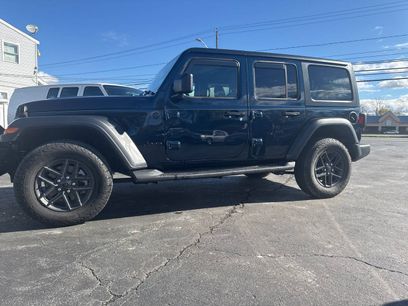 Used 2025 Jeep Wrangler Unlimited Sport