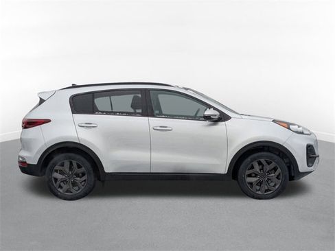 Used 2022 Kia Sportage Nightfall Edition image 2