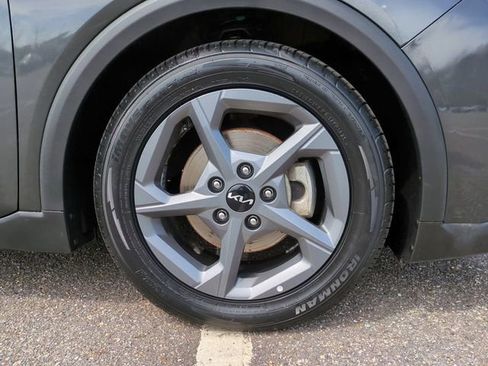 Used 2025 Kia K4 LXS image 11