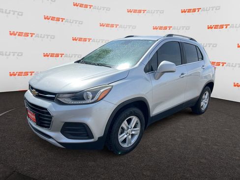 Used 2018 Chevrolet Trax LT w/ LT Convenience Package AWD/4WD image 1