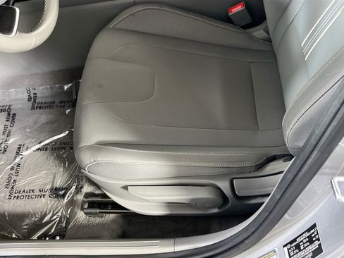 Used 2023 Hyundai Elantra SEL w/ Convenience Package FWD image 19