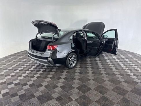 Used 2022 Kia Forte LXS FWD image 14