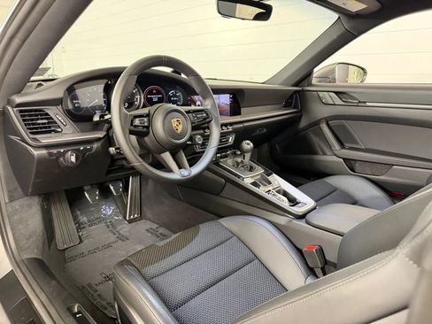 Used 2024 Porsche 911 Carrera T RWD image 10
