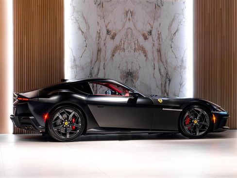 Used 2025 Ferrari 12Cilindri RWD image 5