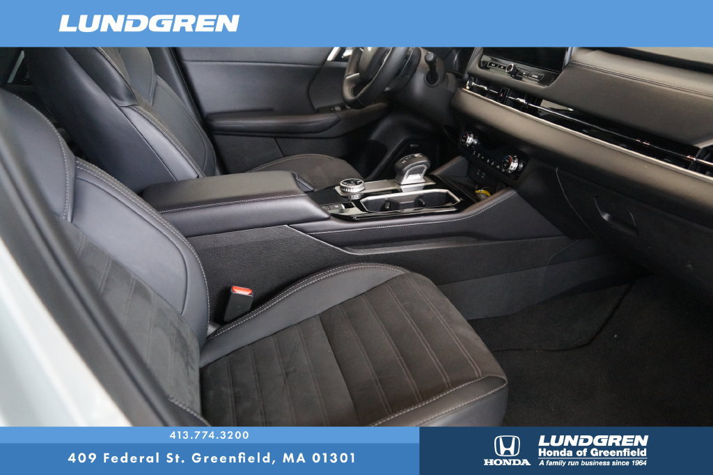 Used 2025 Mitsubishi Outlander AWD image 34