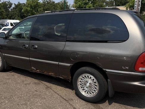 Used 1997 Chrysler Town & Country LX AWD/4WD image 6