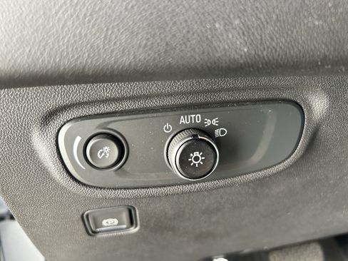 Used 2023 GMC Terrain SLE w/ Driver Convenience Package AWD/4WD image 16