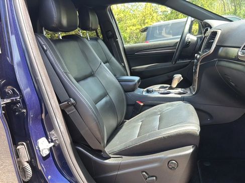 Used 2017 Jeep Grand Cherokee Limited image 15