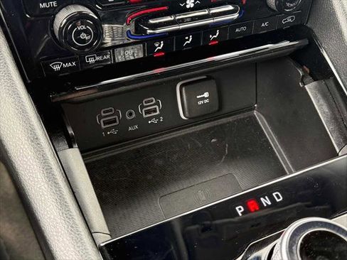 Certified 2023 Jeep Grand Cherokee Laredo w/ Luxury Tech Group I image 30