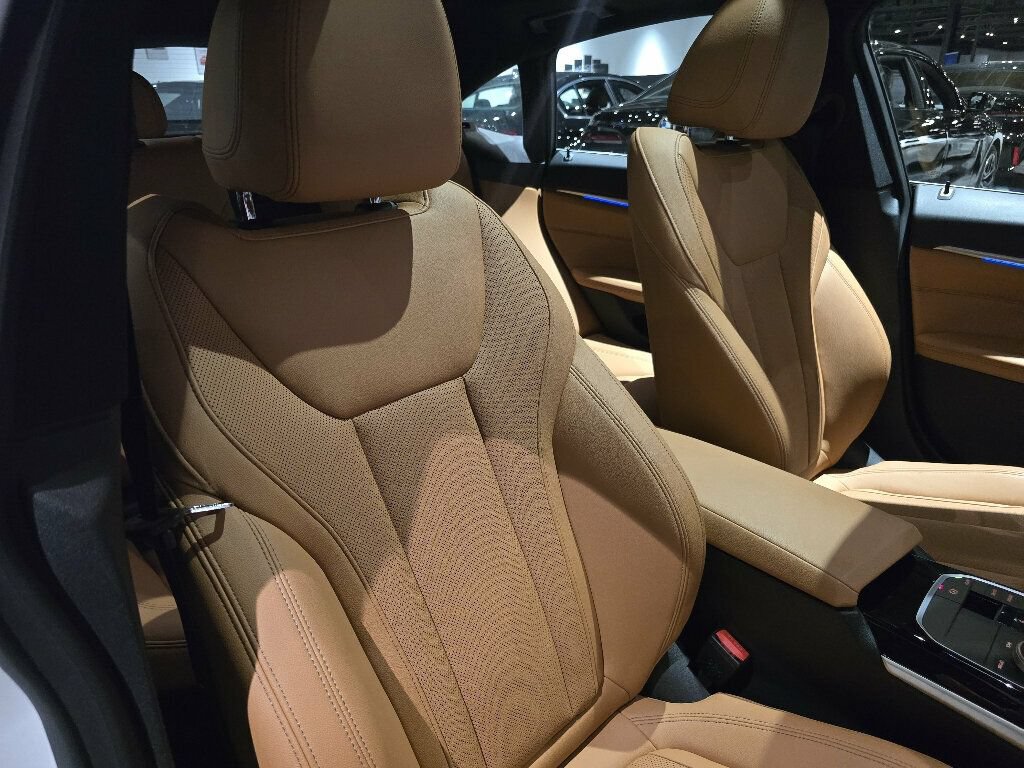 Used 2023 BMW i4 eDrive35 w/ Premium Package RWD image 29