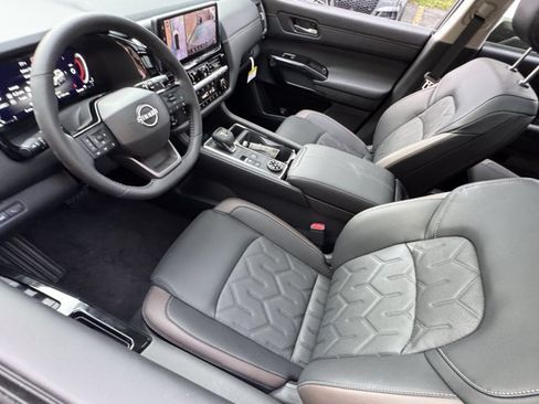 New 2026 Nissan Pathfinder Platinum AWD/4WD image 27