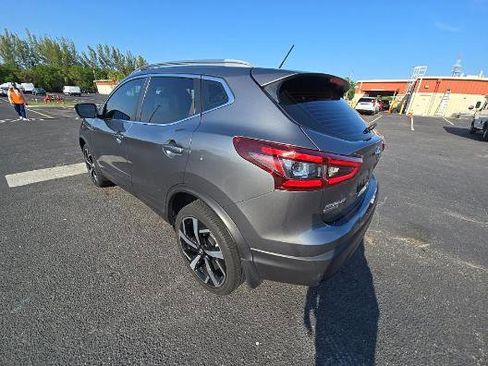 Used 2021 Nissan Rogue Sport SL w/ Premium Package image 5
