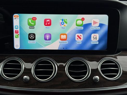 Used 2018 Mercedes-Benz E 300 4MATIC image 25