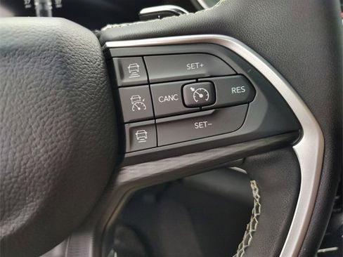 New 2025 Jeep Grand Cherokee 4WD image 19