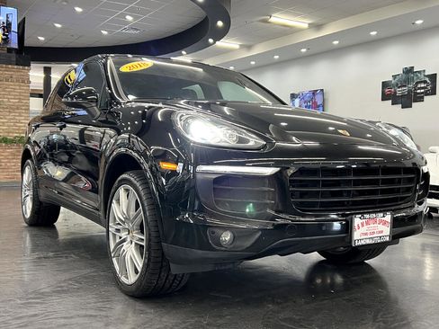 Used 2018 Porsche Cayenne Platinum Edition image 10
