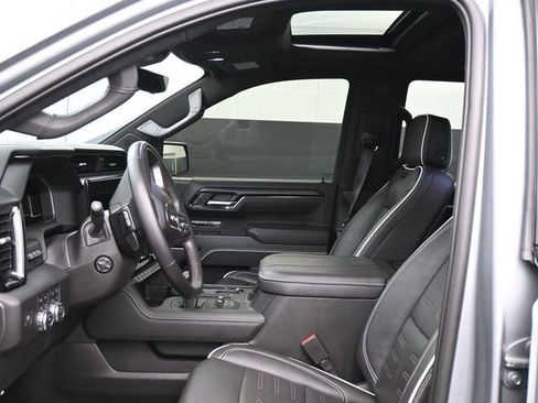 Used 2023 GMC Sierra 1500 AT4X image 18