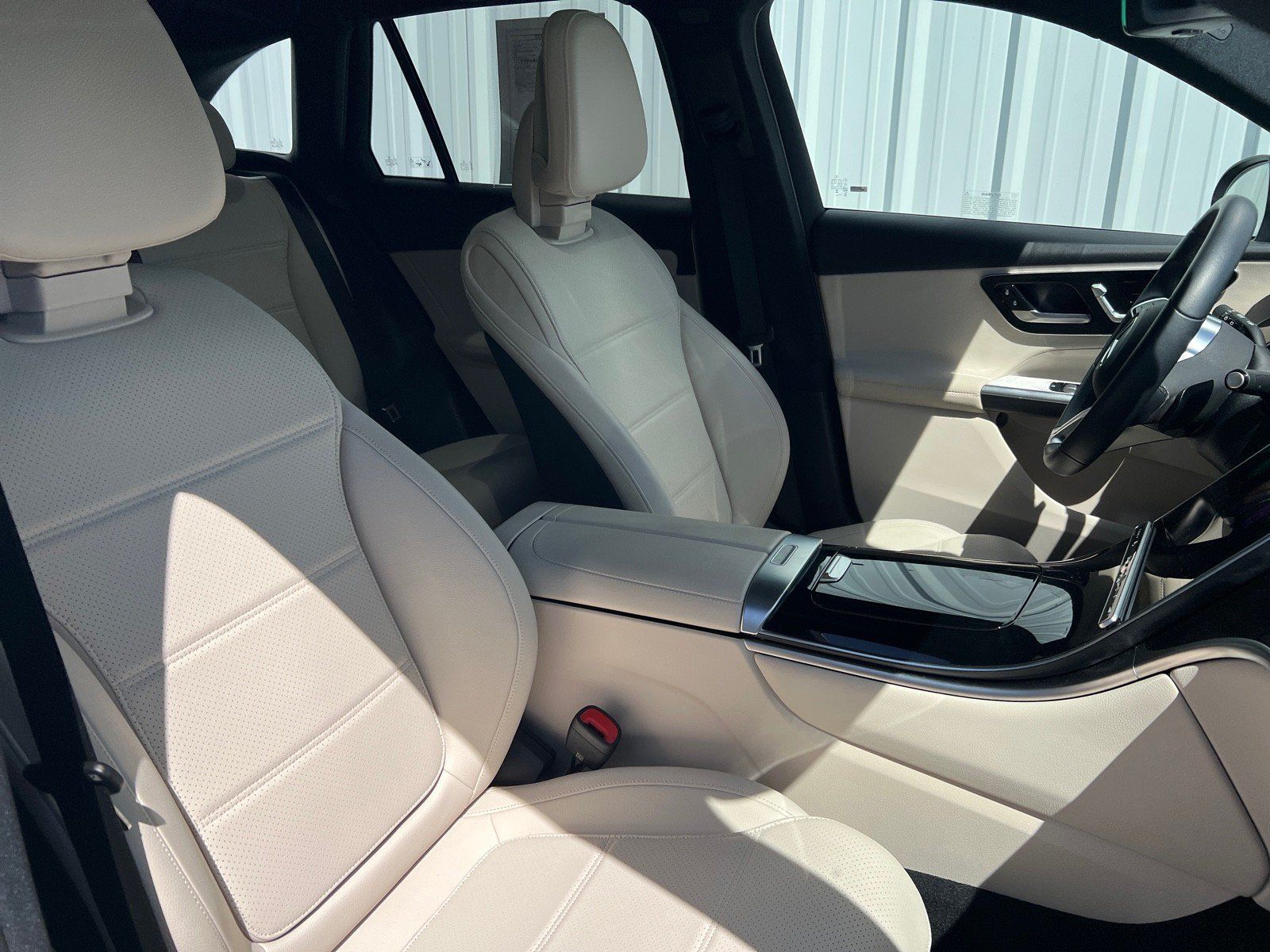 Used 2026 Mercedes-Benz GLC 300 image 21