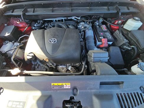 Used 2020 Toyota Highlander XLE image 8
