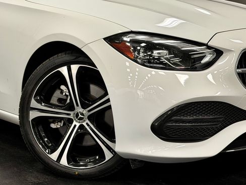 Used 2023 Mercedes-Benz C 300 Sedan image 4