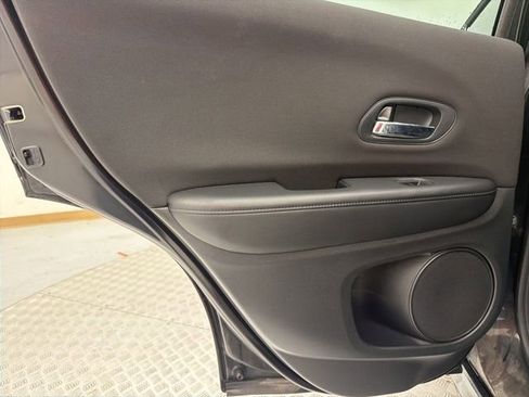 Used 2016 Honda HR-V LX image 9
