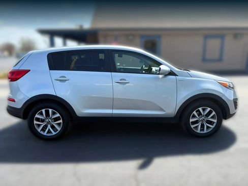 Used 2016 Kia Sportage LX image 8