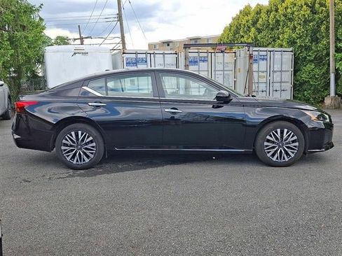 Certified 2023 Nissan Altima 2.5 SV image 7