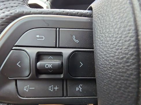 Used 2025 Toyota Tacoma TRD Sport w/ TRD Sport Upgrade Package AWD/4WD image 17