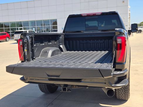 Used 2024 GMC Sierra 2500 Denali Ultimate AWD/4WD image 25