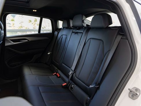 Certified 2025 BMW X4 xDrive30i image 21