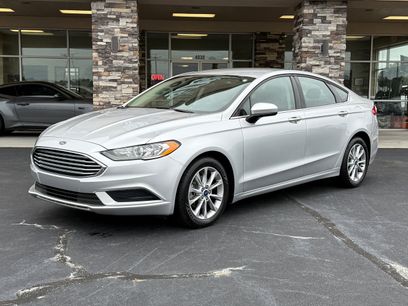 Used 2017 Ford Fusion SE w/ Fusion SE Technology Package