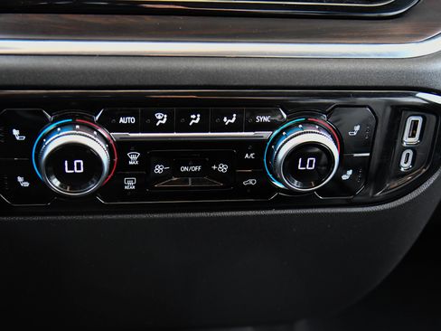 Used 2024 GMC Sierra 1500 SLT image 25