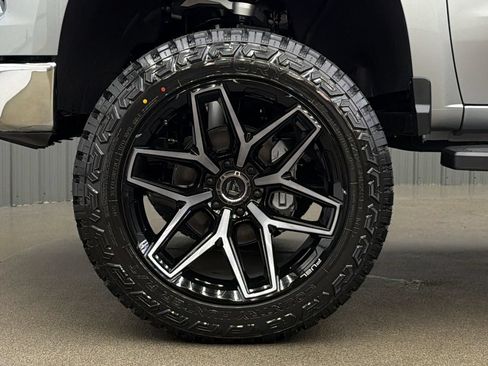 Used 2026 Chevrolet Silverado 1500 LT AWD/4WD image 10