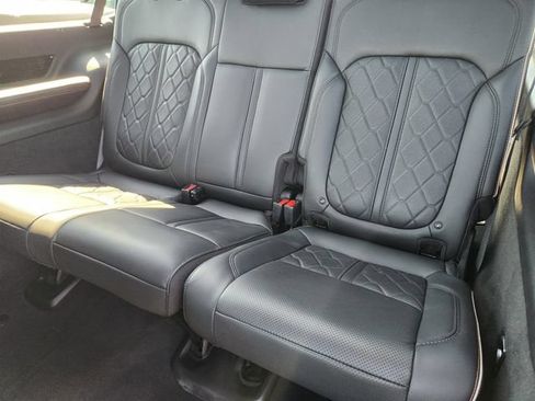 Used 2024 Jeep Grand Wagoneer L Series III AWD/4WD image 31