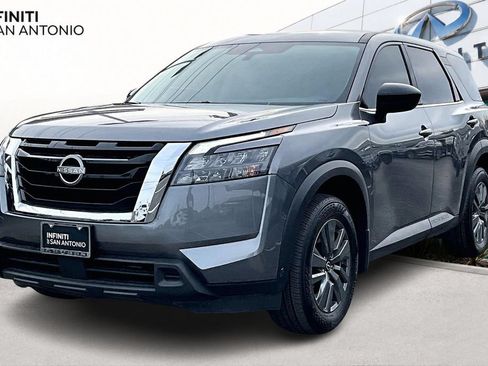 Used 2024 Nissan Pathfinder S AWD/4WD image 14
