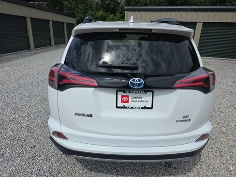Used 2018 Toyota RAV4 SE w/ Protection Package AWD/4WD image 4