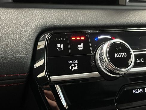 New 2025 Honda Pilot Black Edition image 22