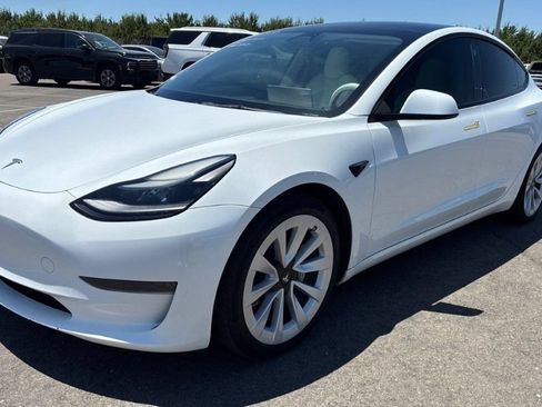 Used 2023 Tesla Model 3 Standard Range RWD image 1