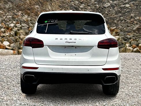 Used 2018 Porsche Cayenne Platinum Edition w/ Premium Package Plus image 4