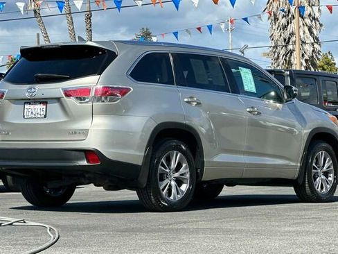 Used 2014 Toyota Highlander XLE image 4
